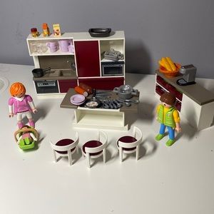 Playmobil City Life Kitchen Building Set